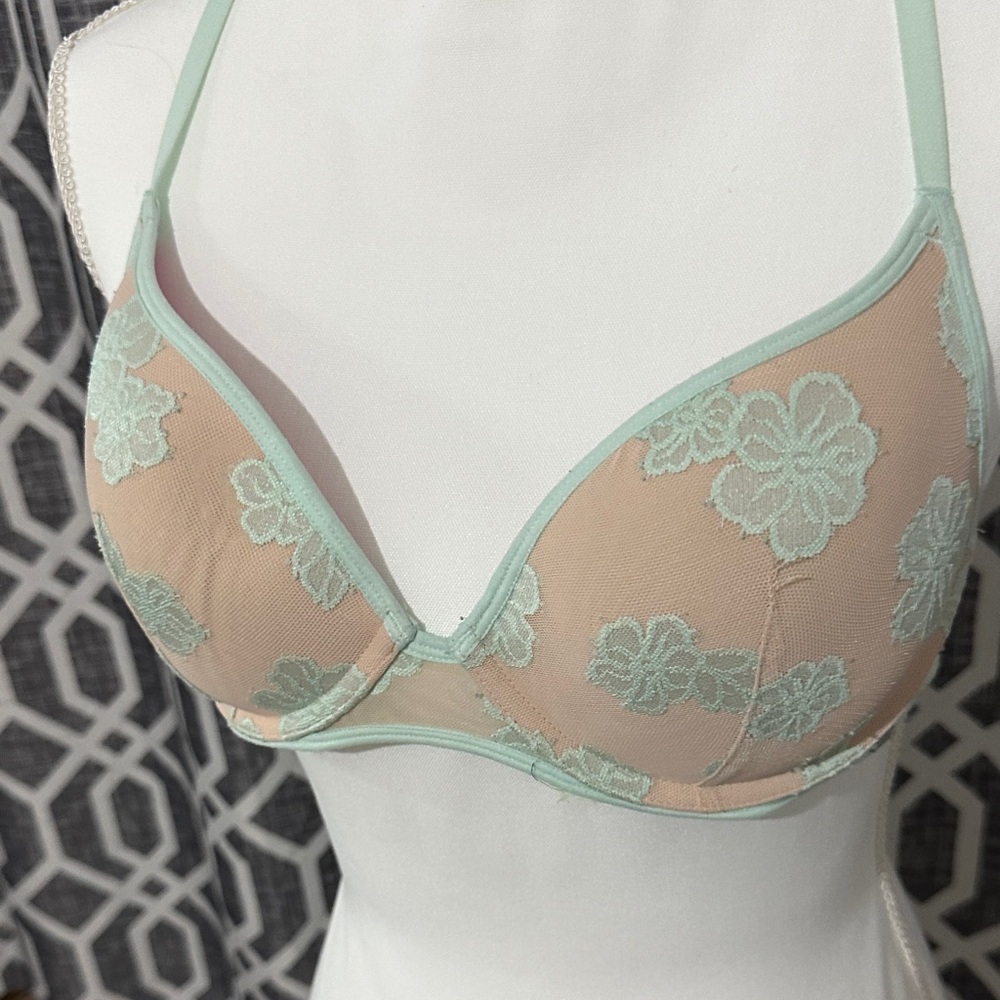 Victoria's Secret Mint Lace Overlay Bra PINK